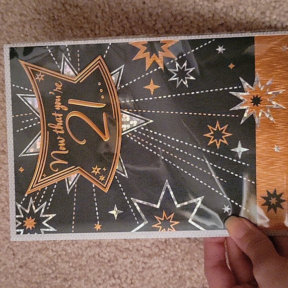 2 Hallmark Cards - Picture 4 of 5